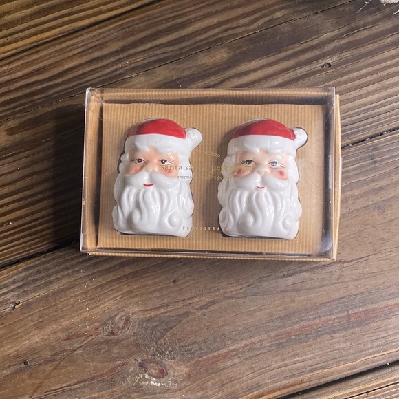 Pottery Barn Hand Painted Nostalgic Style Santa Head Salt & Pepper Shakers 🎅🏻 - Picture 4 of 13